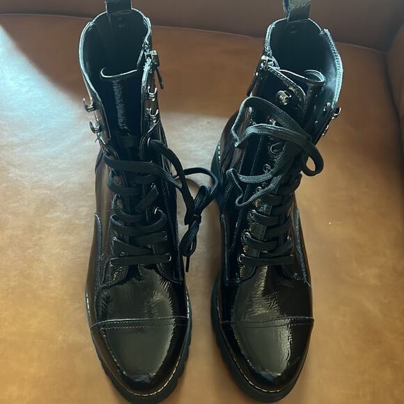 DONALD PLINER LACEUP BOOT Sz 8 - Picture 3 of 5